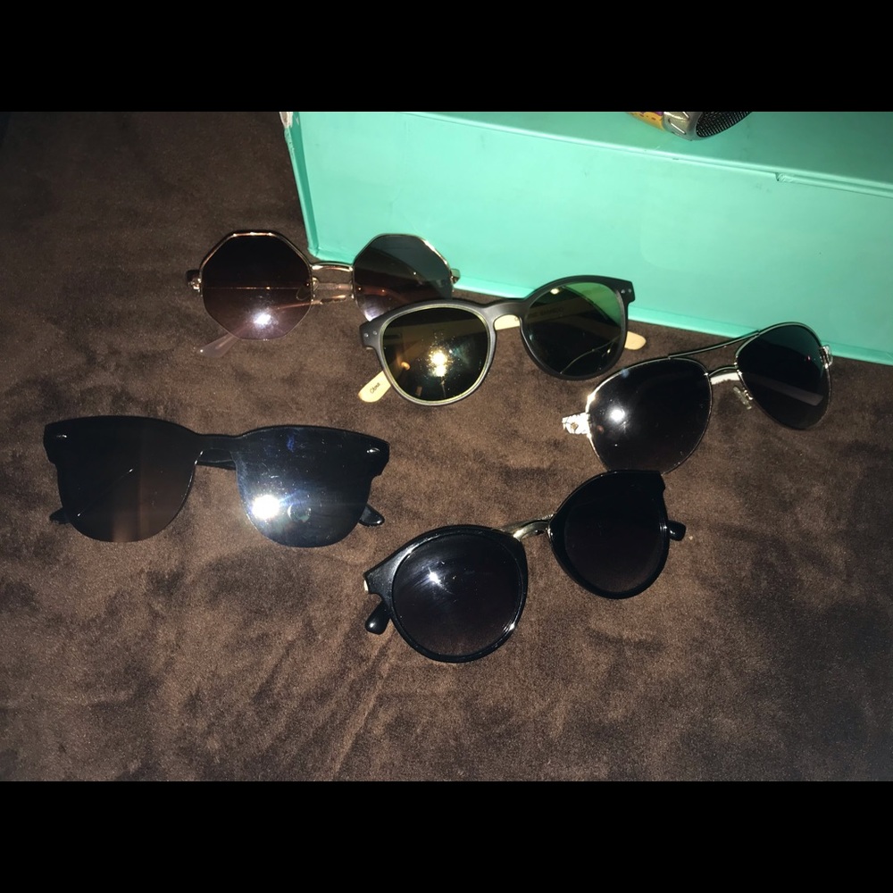 Bundle of sun glasses
